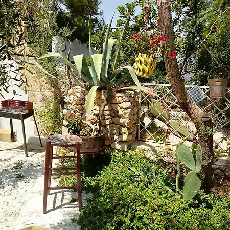 Limonaia In Salento